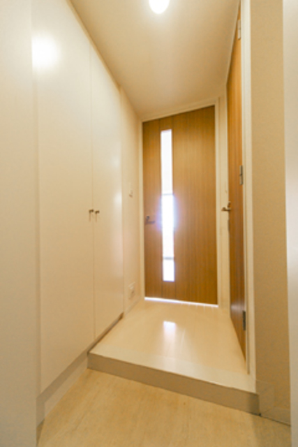 玄関　※写真は同タイプ住戸です。