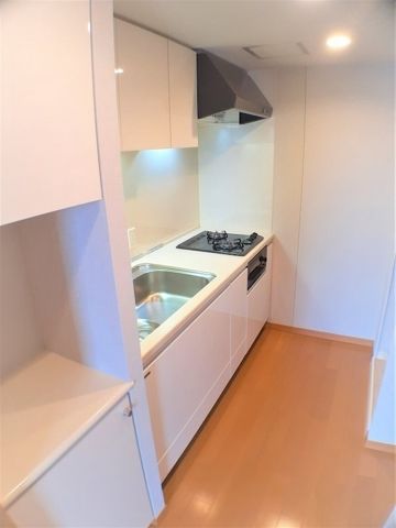 キッチン　コンパクトなキッチンで掃除もラクラク