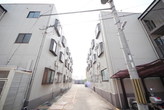 近鉄奈良線 生駒駅 徒歩20分 3階建 築35年の外観写真
