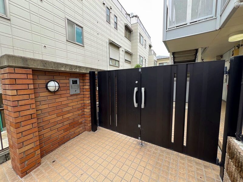 ＪＲ山手線 恵比寿駅 徒歩14分 3階建 築18年の外観写真