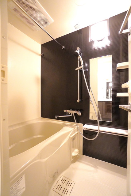 バス・シャワールーム　※写真は同タイプ住戸です。