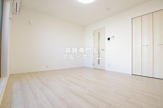 その他　別角度からの洋室です！