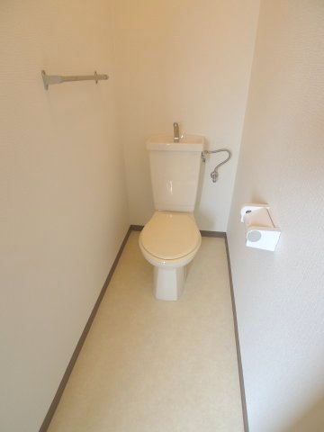 ＪＲ東海道本線 尾頭橋駅 徒歩7分 3階建 築33年のトイレ写真