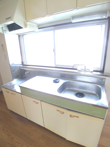 ＪＲ東海道本線 尾頭橋駅 徒歩7分 3階建 築33年のキッチン写真