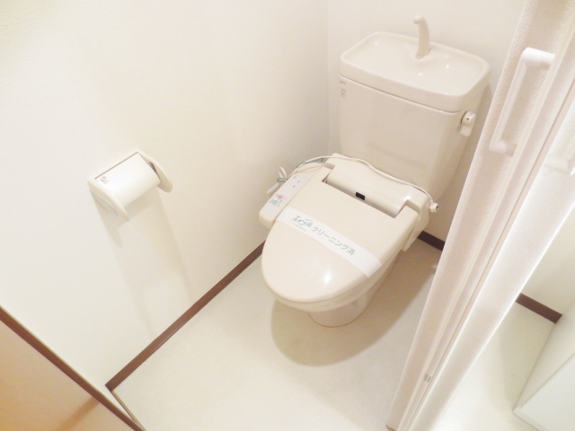 トイレ　別号室の参考写真です。