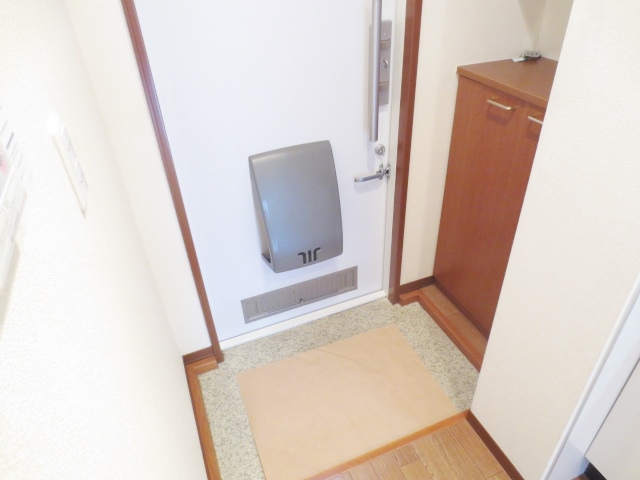 玄関　別号室の参考写真です。