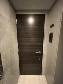 EVERA若宮町の玄関写真