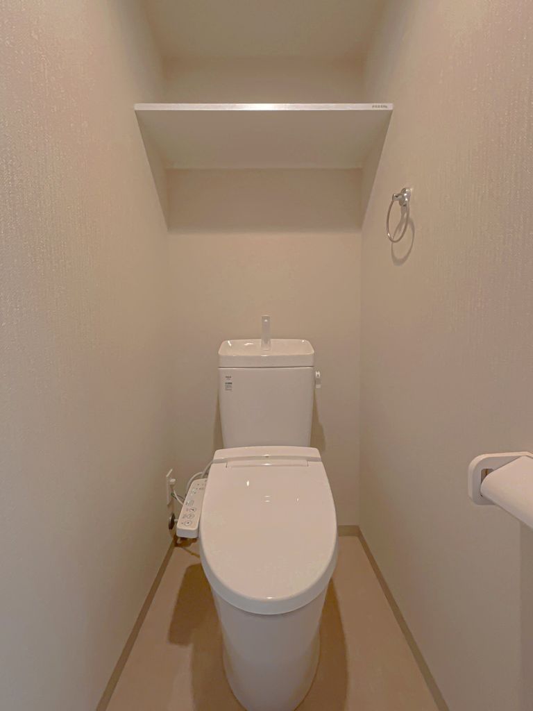 京王線 仙川駅 徒歩8分 7階建 築3年のトイレ写真