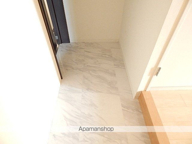 ＪＲ中央線 立川駅 徒歩7分 6階建 築42年の玄関写真
