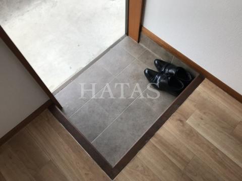 玄関　同物件別部屋です。