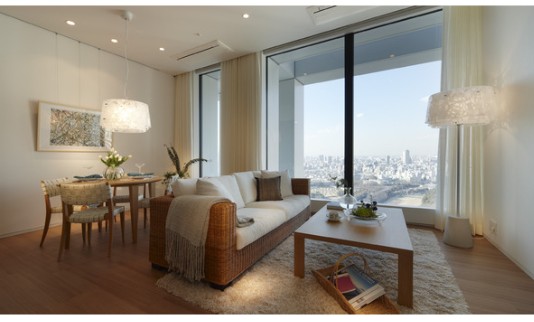 AKASAKA K-TOWER RESIDENCEの居間写真