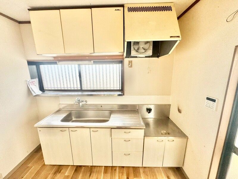 伊勢原市沼目戸建てのキッチン写真