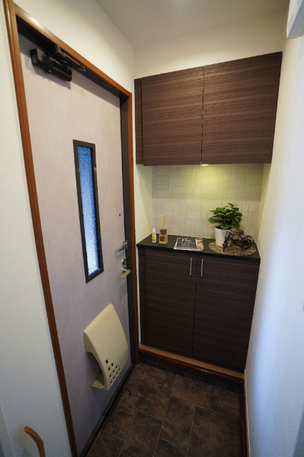 玄関　同じ建物の別のお部屋