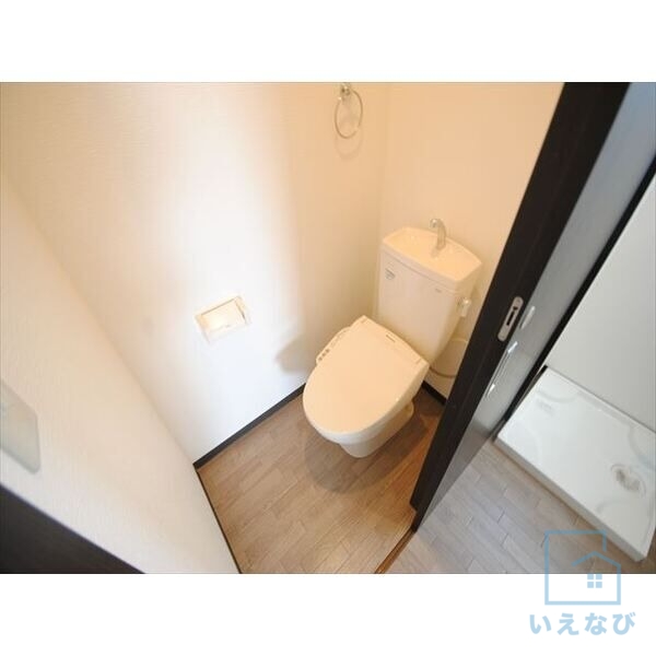 近鉄奈良線 布施駅 徒歩4分 9階建 築9年のトイレ写真