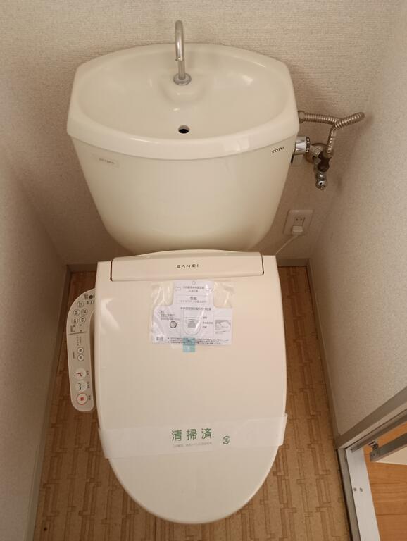 トイレ　ウォシュレット付きます！