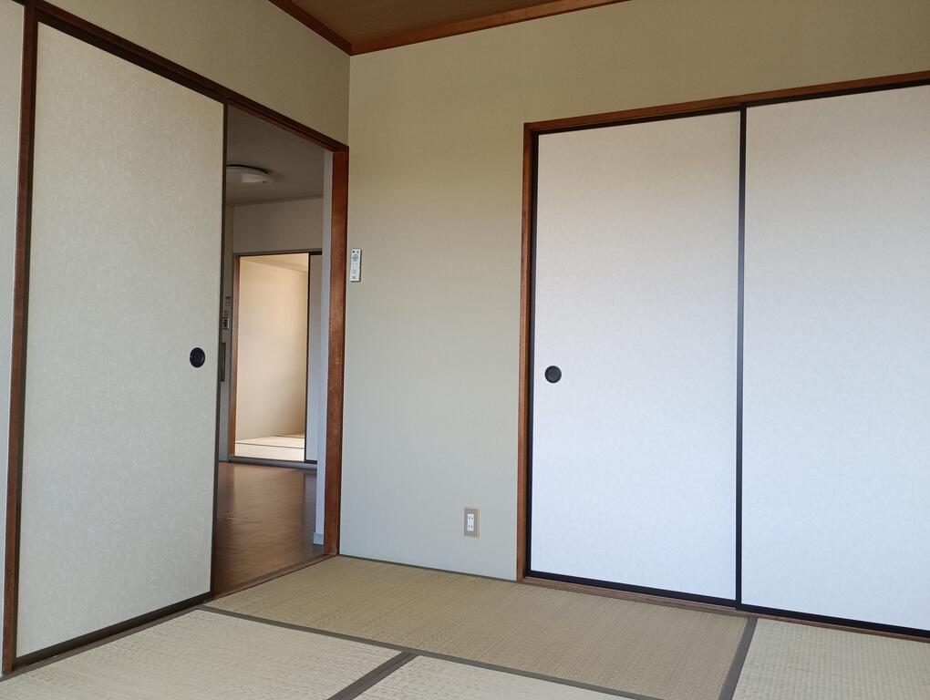 収納　和室６帖の１間分押入れ