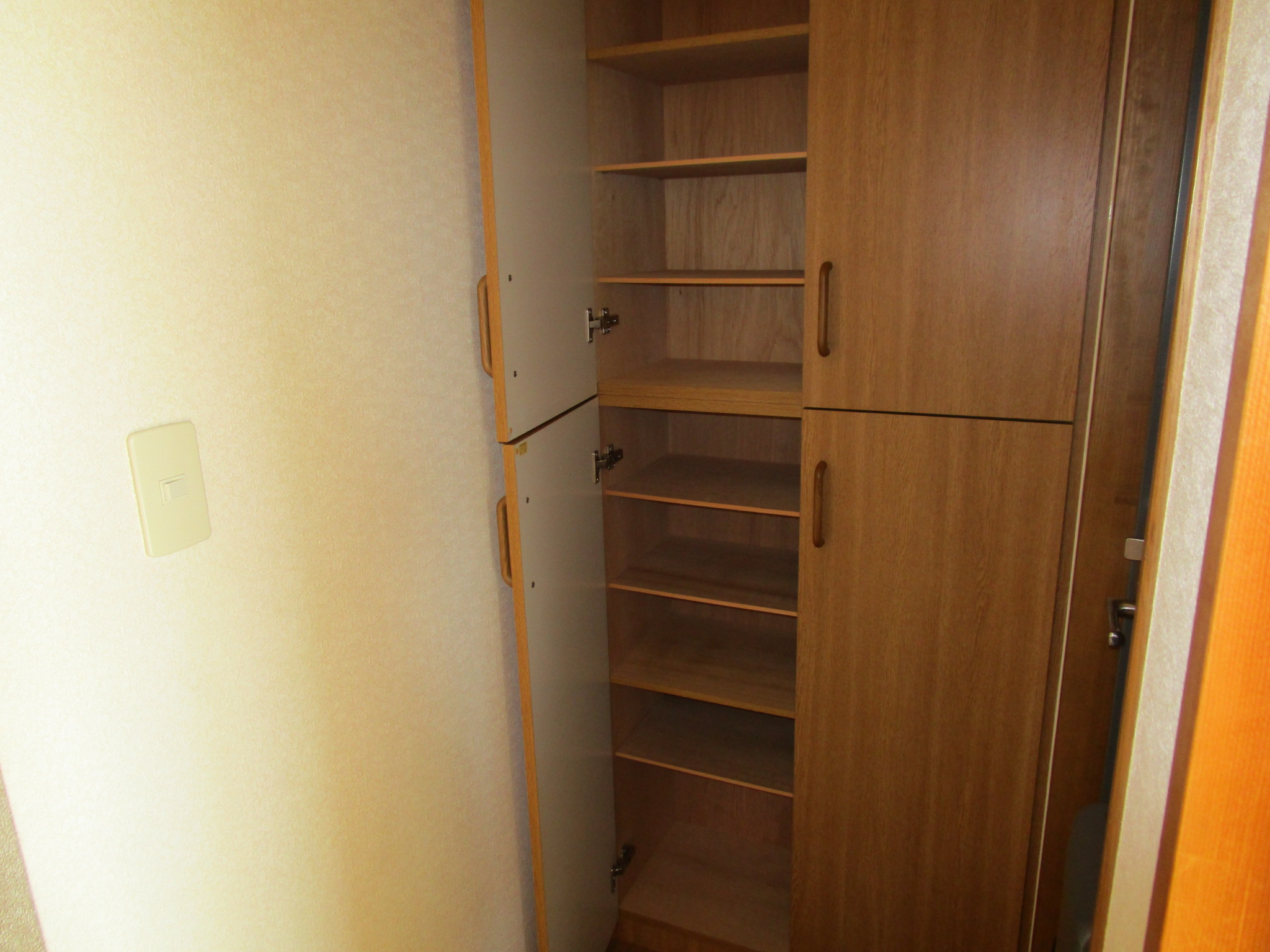 玄関　上から下までたっぷり収納できて嬉しいシューズボックスです