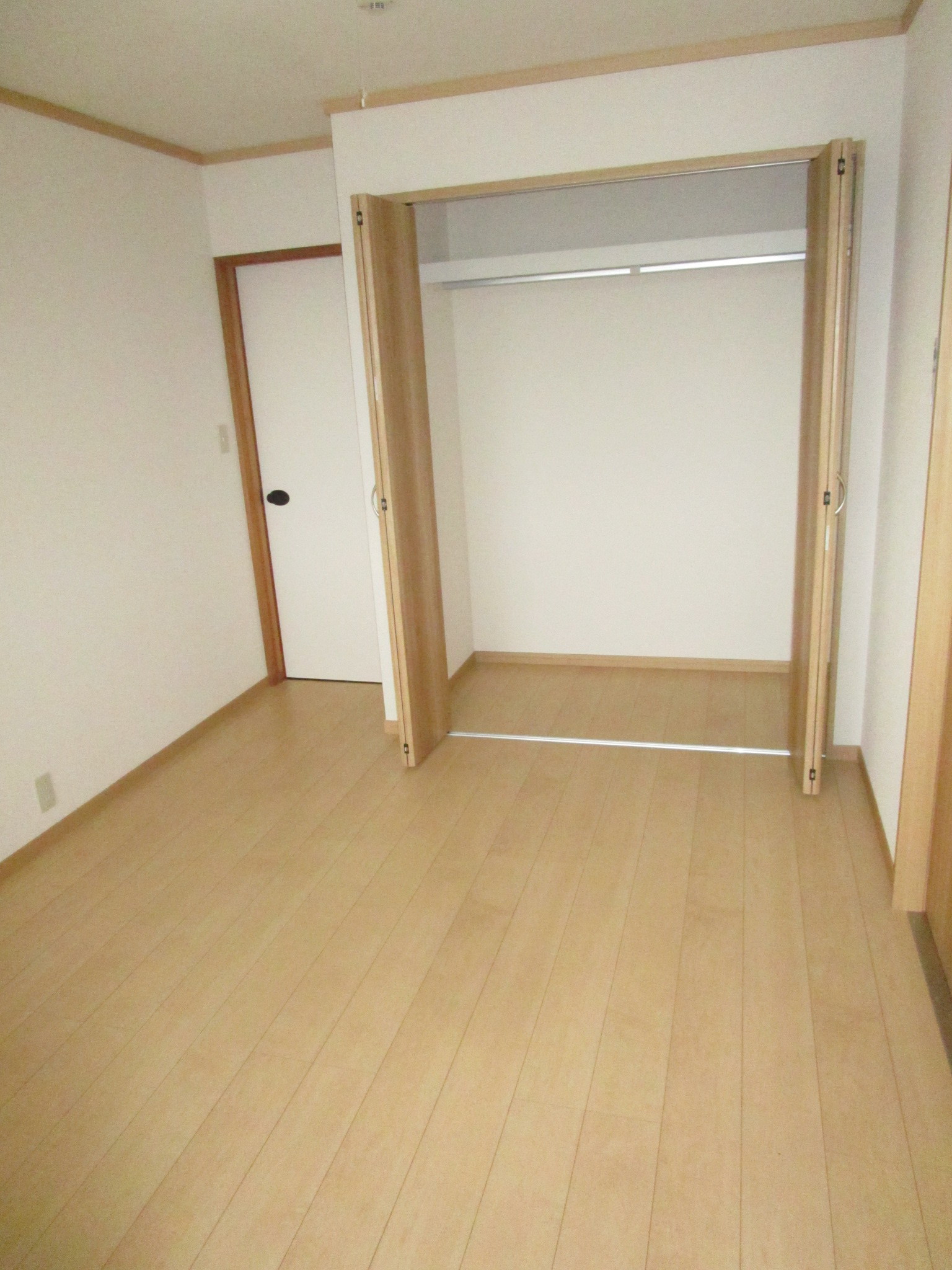 収納　キッチンわきの洋室