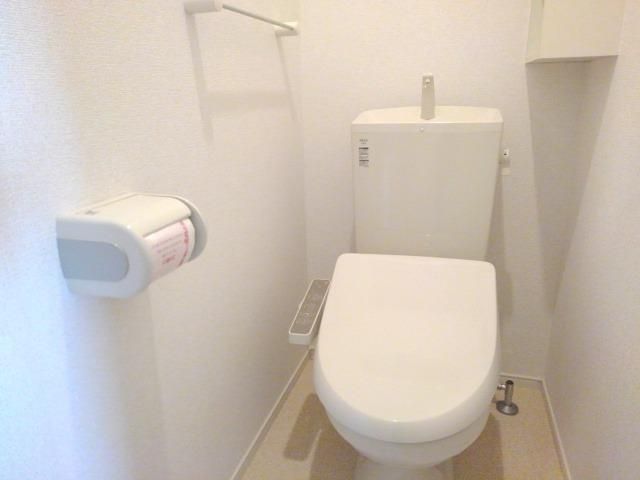 【京都市伏見区桃山町下野のアパートのトイレ】