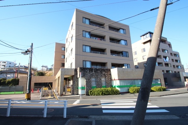 横浜市旭区さちが丘のマンションの建物外観