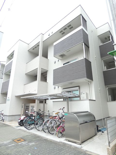 大阪市淀川区田川北のアパートの建物外観