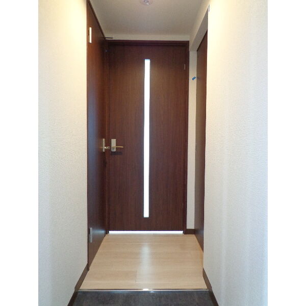 玄関　スッキリ広々とした段差が少ない玄関♪