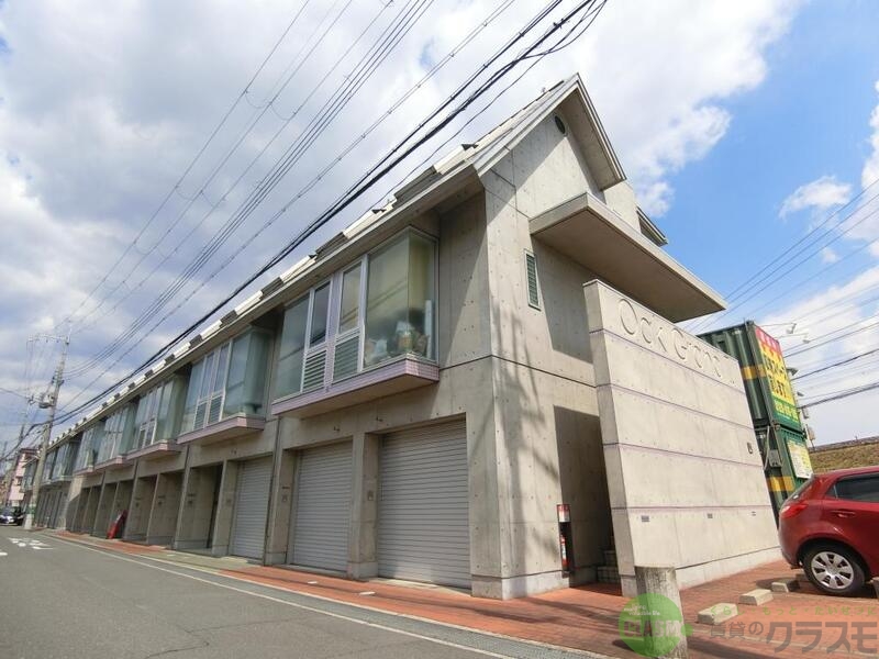 茨木市庄のマンションの建物外観