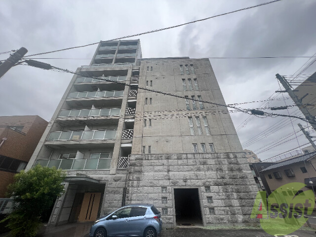 【尼崎市南塚口町のマンションの建物外観】