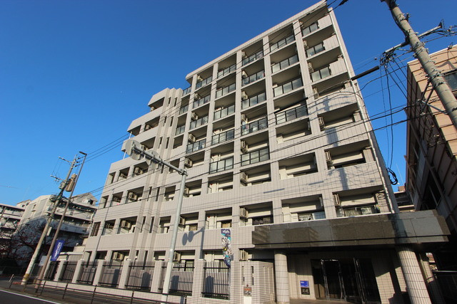 セラピー梅光園の建物外観