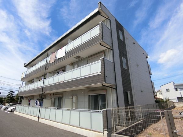 【柏市豊四季のマンションの建物外観】