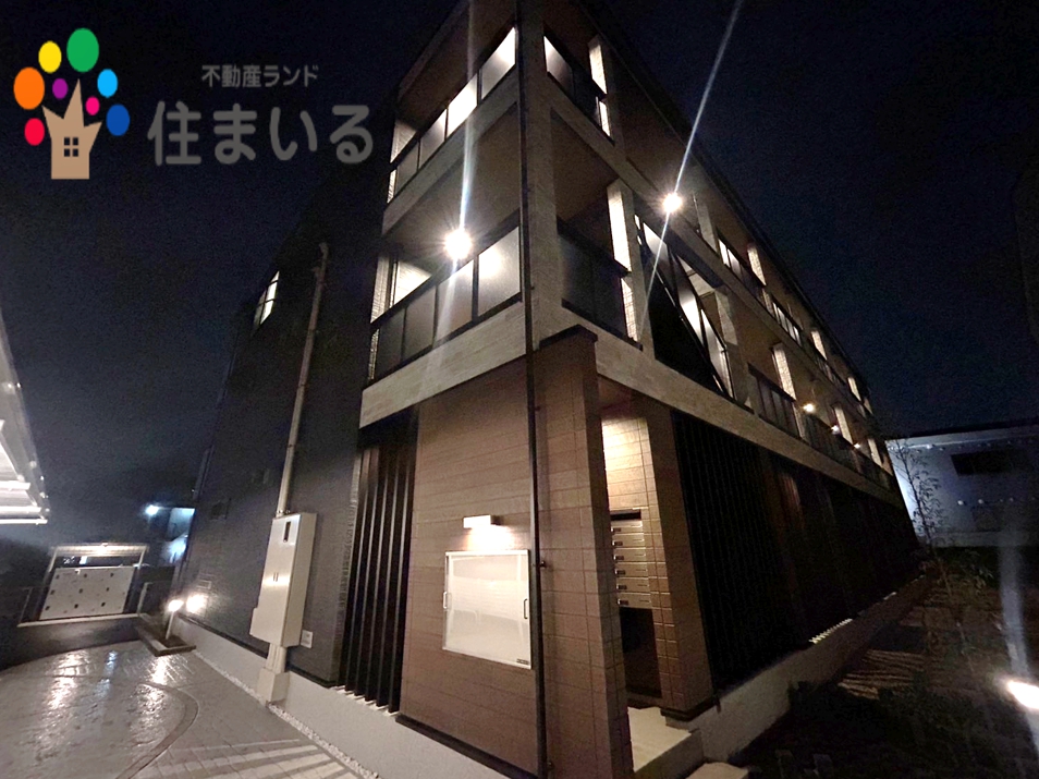 【安城市百石町のアパートの建物外観】