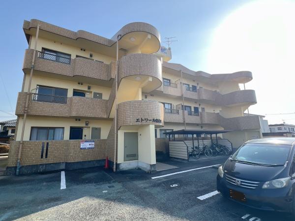 熊本市東区戸島のアパートの建物外観