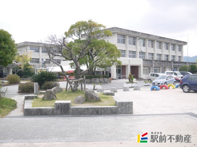 【太宰府市大佐野のマンションの小学校】