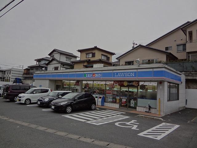 コンビニ　ローソン／八幡船越一丁目店（コンビニ）まで391m