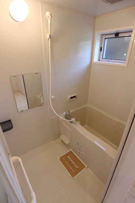 バス・シャワールーム　ゆったり過ごせるお風呂です