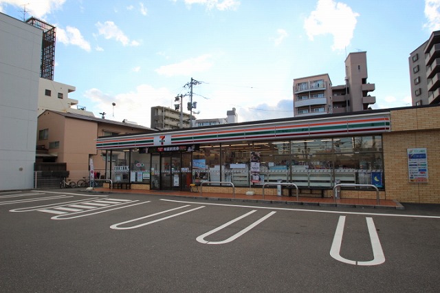 コンビニ　セブン－イレブン　広島皆実６丁目店（コンビニ）まで200m