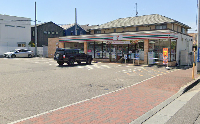 コンビニ　セブンイレブン 神戸丸塚1丁目店（コンビニ）まで147m