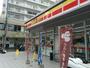 コンビニ　デイリーヤマザキ 福岡西新4丁目店（コンビニ）まで58m