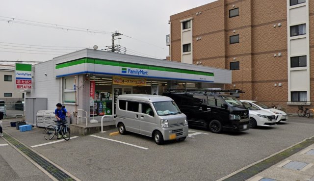 コンビニ　ファミリーマート　深江本町一丁目店（コンビニ）まで210m