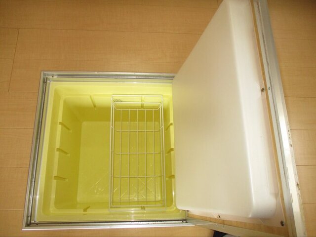 キッチン　床下収納