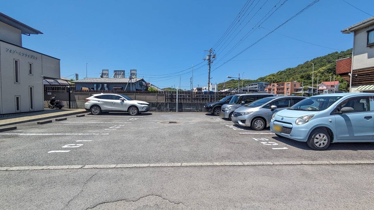 駐車場　駐車場