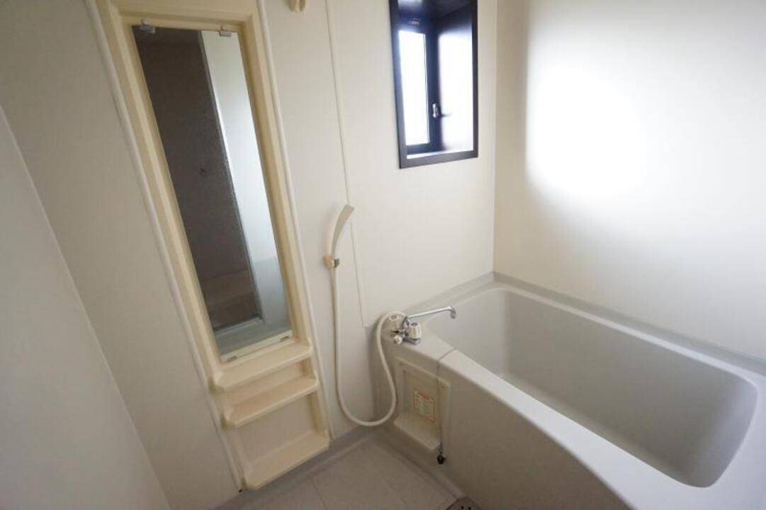 バス・シャワールーム　浴室