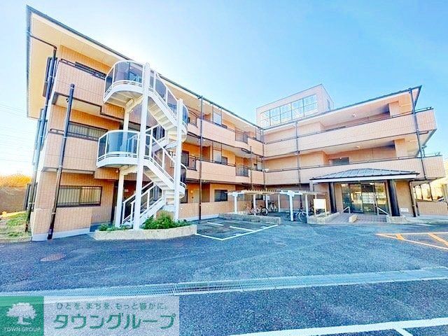 建物外観　駐車場