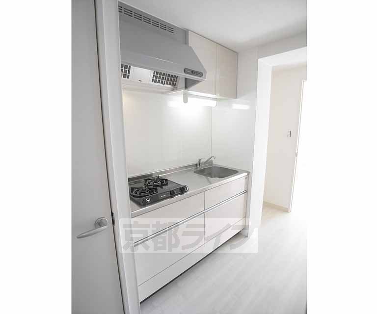 キッチン　清潔感のあるキッチンですね。