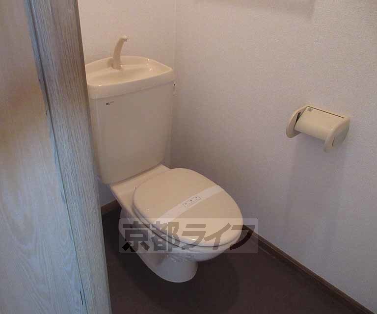 トイレ　清潔感のあるトイレです