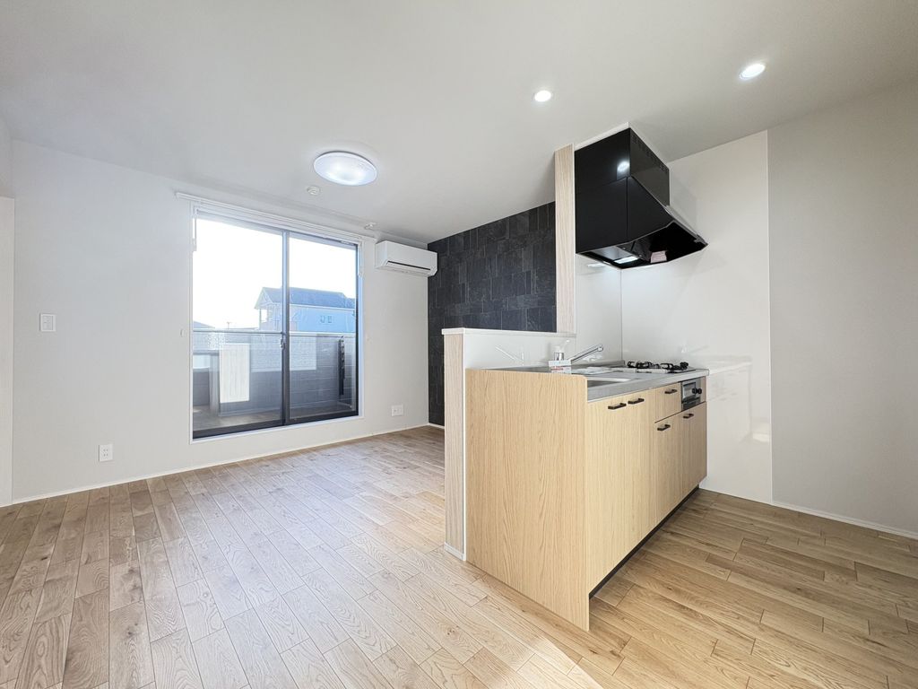 居室・リビング　※建築中の写真です