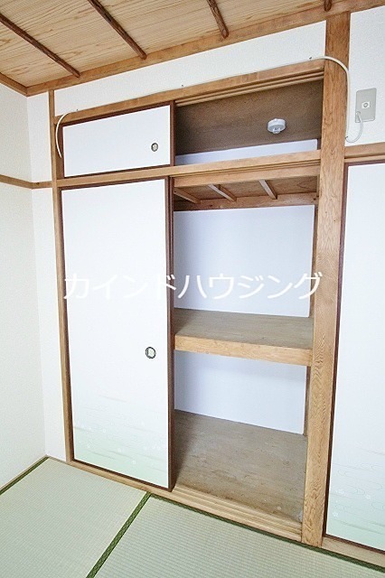 収納　押入れ