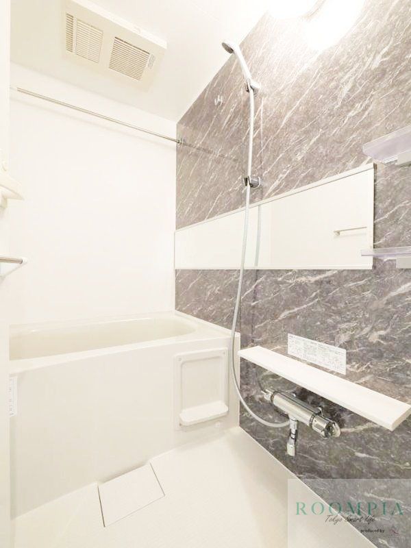 バス・シャワールーム