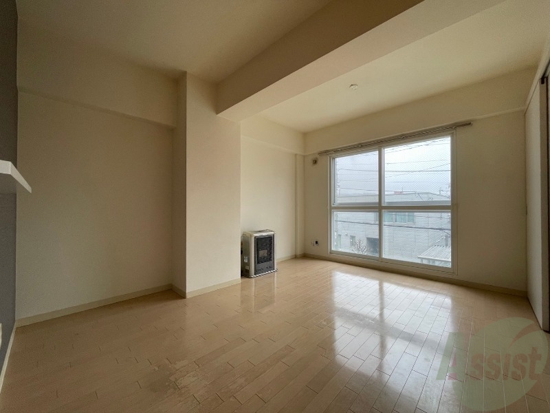 居室・リビング　広くてキレイなお部屋が広がっていて、充実した生活が送れそう。