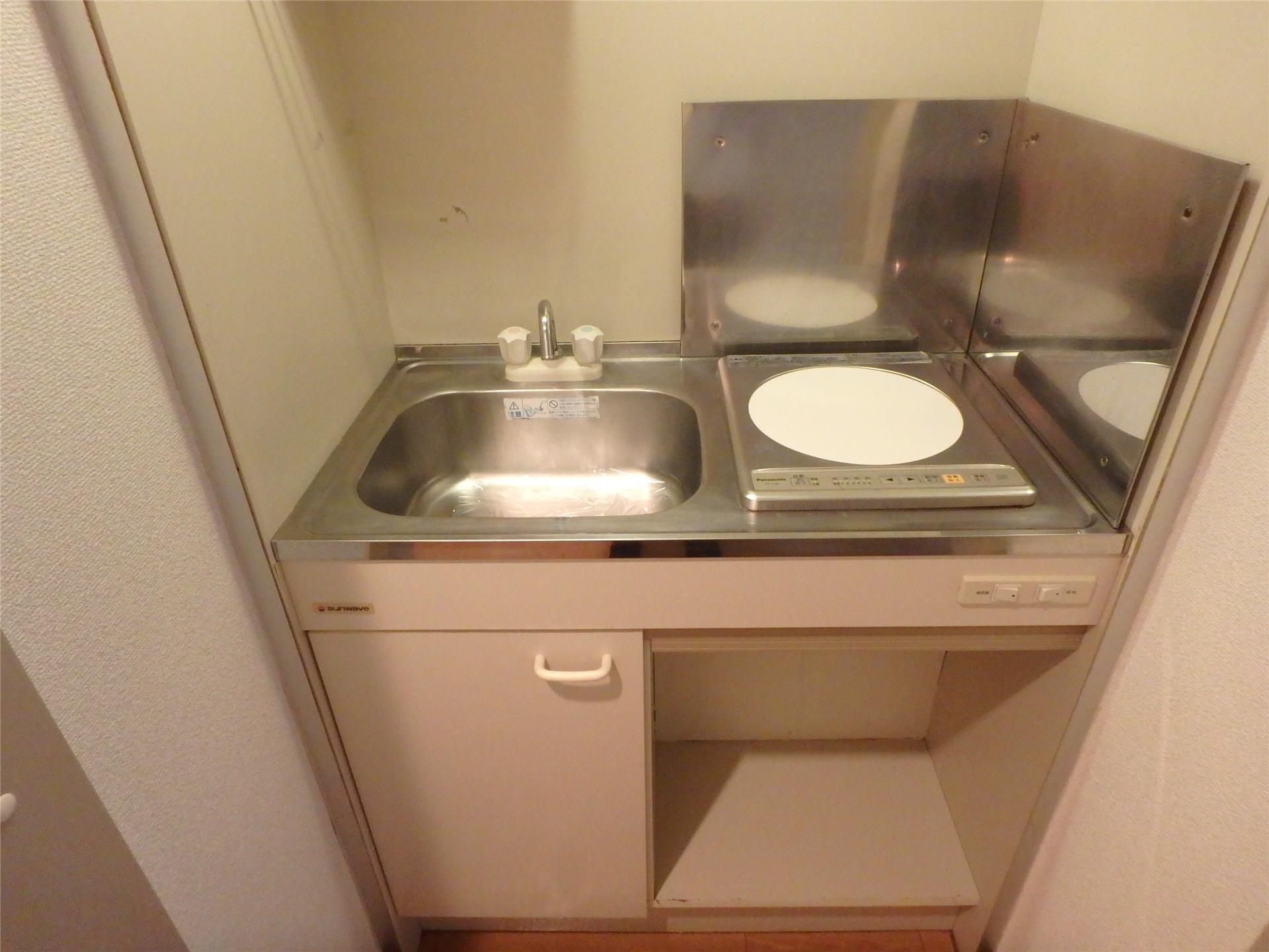 キッチン　一口ＩＨコンロ付のキッチンです